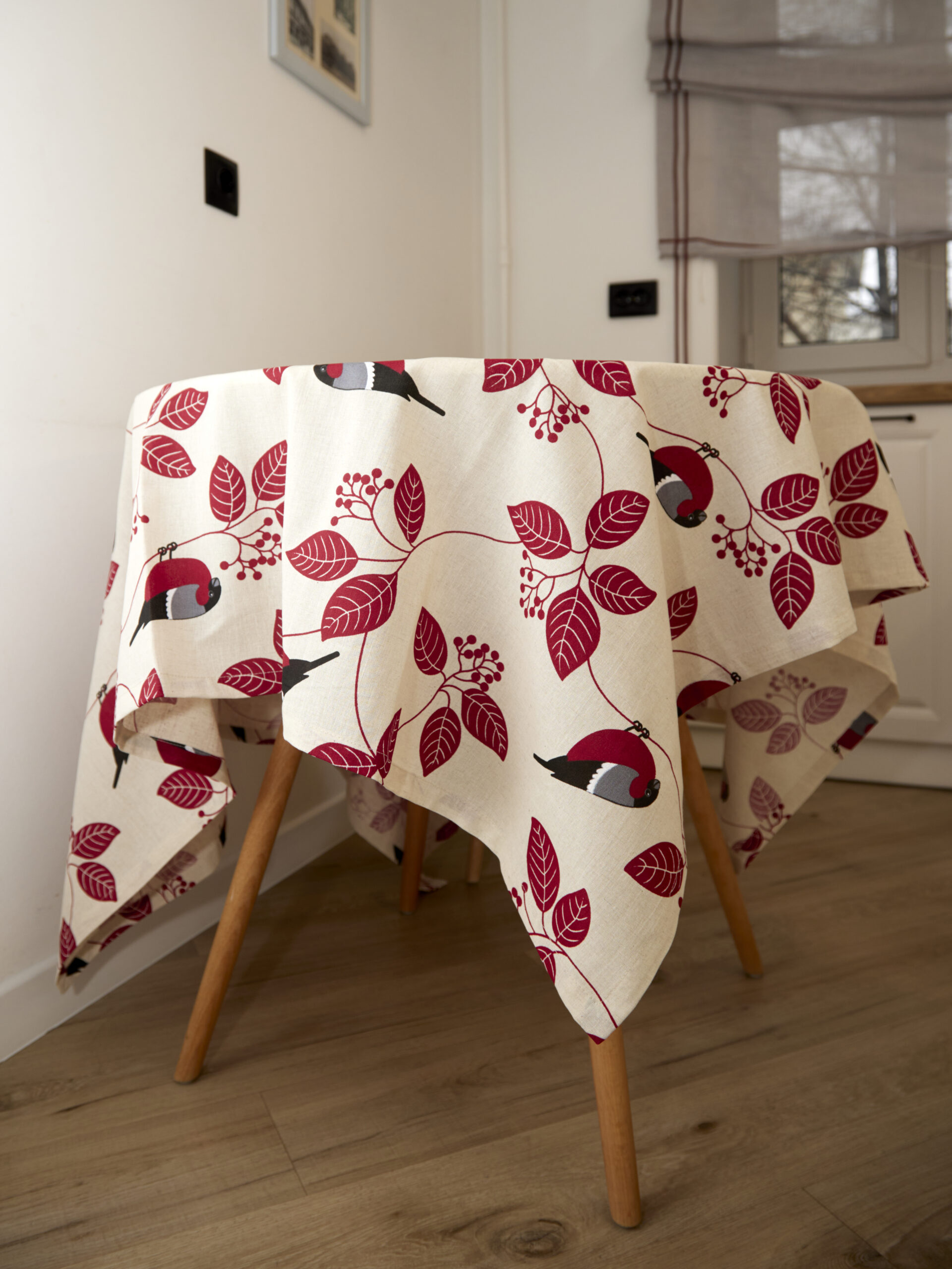 СКАТЕРТЬ рогожка СНЕГИРИ